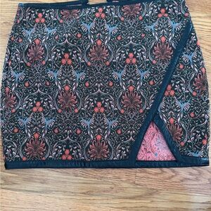 Express mini skirt with faux leather trim - size 4